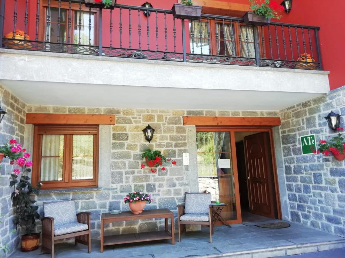 Apartamentos Rurales La Vina Onís Εξωτερικό φωτογραφία